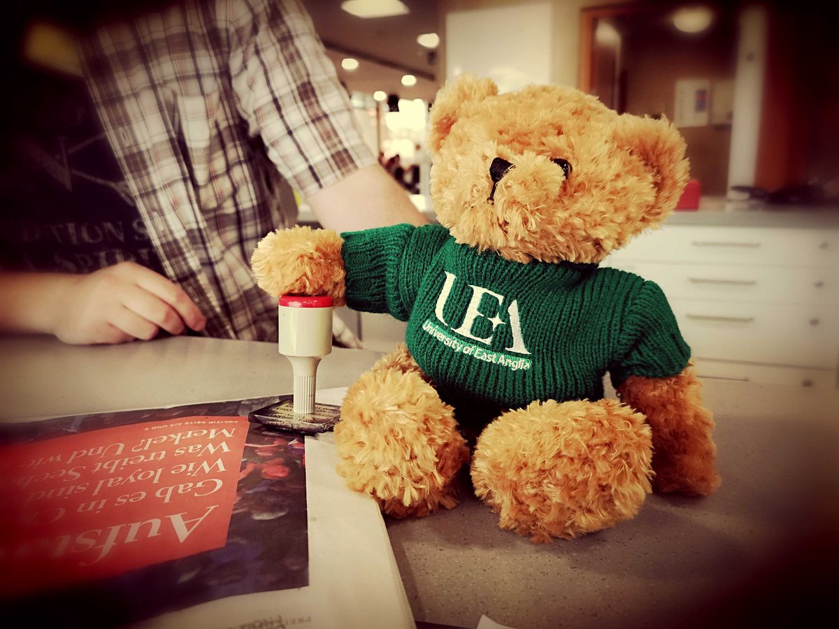 UEALibrary's tweet image. Even librarians need a break sometimes. Thankfully, our faithful mascot Lasdun is happy to fill in at the helpdesk for a few hours. Come and snap a selfie with the most knowledgeable bear on campus. #UEALasdun #UEAfreshers