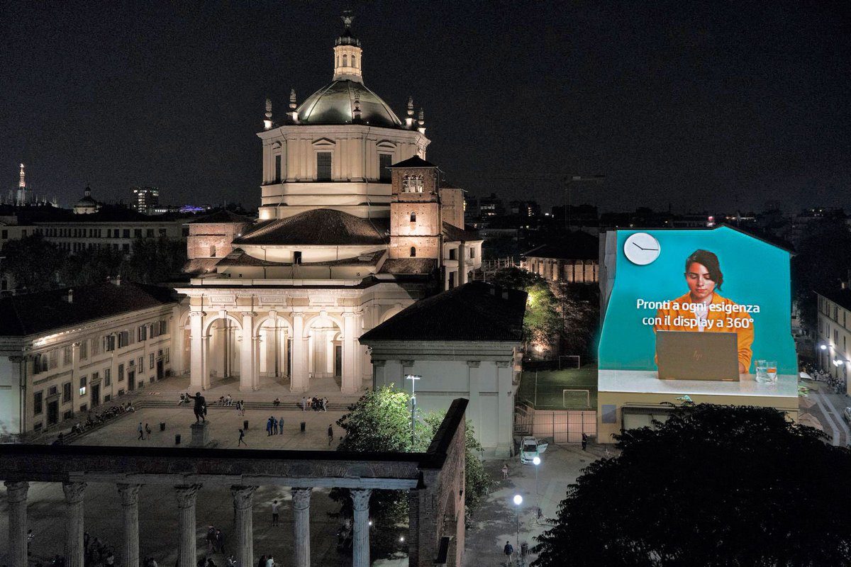 Siamo live con la nuova campagna <a href="/HP_Italia/">HP Italia</a> ... spettacolo! #outdoor #premium