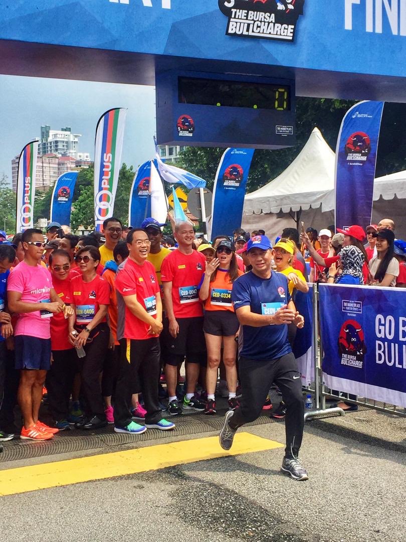 TJ_Atan's tweet photo. The capital market is all charged for the 5th #bursabullcharge.  Lets have memorable time and in the spirit of inclusiveness, let’s #run4others  towards a more sustainable marketplace. @bursamktplc https://t.co/Ifh7kMNqD5