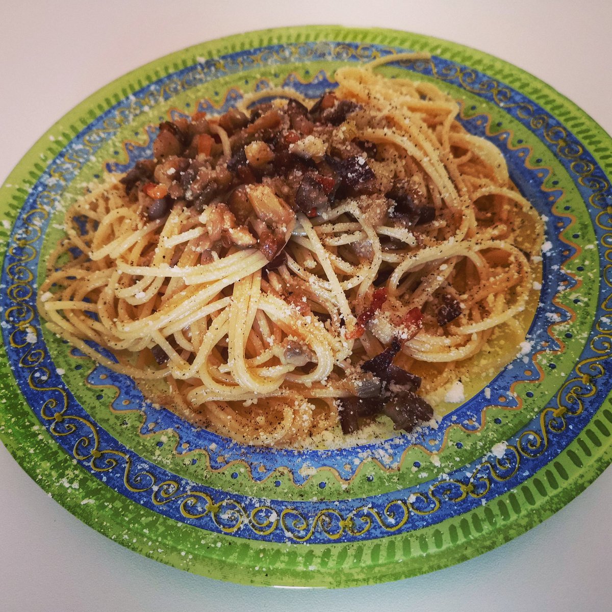 grano_zero's tweet photo. Spaghetti con melanzane striate e guanciale croccante #senzaglutine #pasta #primipiatti #melanzane #spaghetti #guanciale #parmigiano #pecorino #pepenero #glutenfree #crispybacon #eggplant #foodporn #buonappetito #granozero 🔝💯🇮🇹 https://t.co/9yZzl6cABt