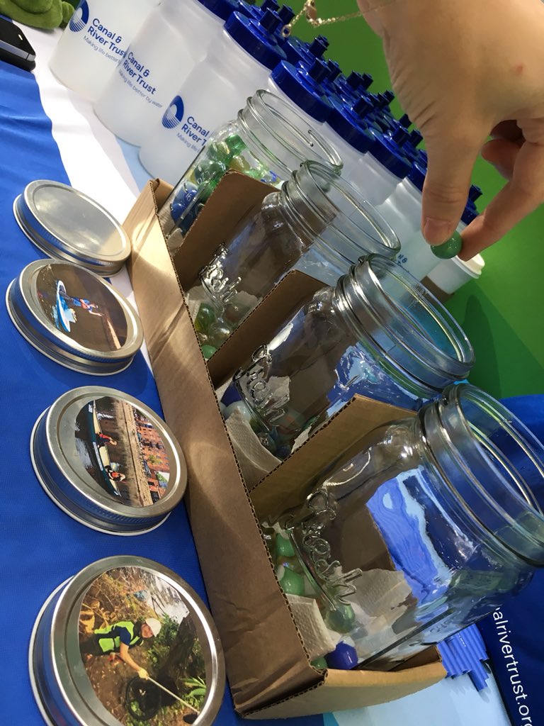 CRTYorkshireNE's tweet photo. We’ve been asking @asda employees in Leeds how they’d help @canalrivertrust tackle #plasticpollution in the Aire & Calder through the heart of Leeds - litter picking on a canoe seem to be the winner! 🛶 great day chatting to folk in ASDA house #RecyclingWeek #LessPlasticPackaging https://t.co/7EXPhpb8Yq