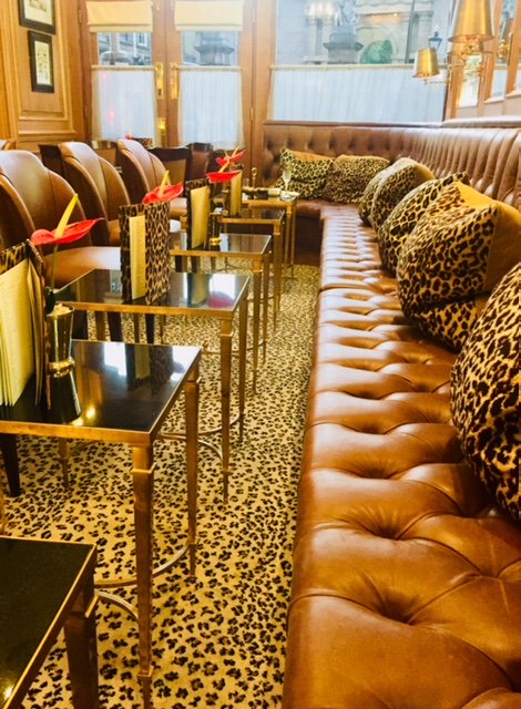 AAHospitality's tweet photo. Congratulations to @red_carnation @MalcolmHendry &amp; the team @rubenshotel on achieving AA 5 Stars. Exceptional hospitality, attentive service and beautiful public areas. The newly refurbished English Grill Restaurant &amp; Leopard Bar looking great https://t.co/Qka2Mnm3IX