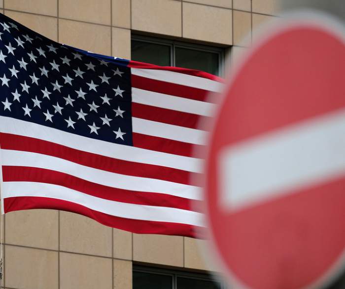 Bankingg_ru's tweet photo. Козлы отпущения. США сосредоточат санкции на российских олигархах
Читать: https://t.co/DQU4bQwNVk

#Козлы #отпущения #сосредоточат https://t.co/3VHlm8GEEP