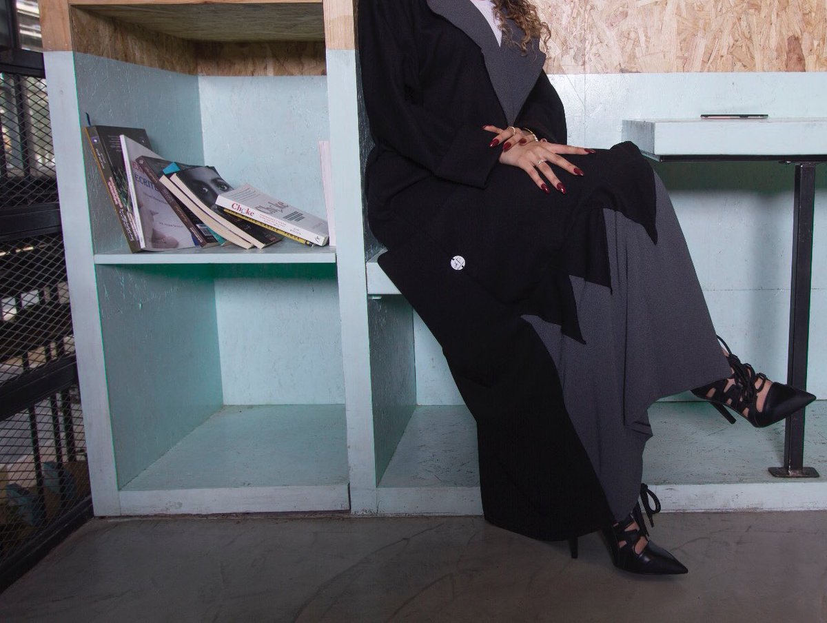 simplicitypatt1's tweet photo. BLACK X GRAY !! #abaya #عباية #عبايه .. https://t.co/n8vniqqaQP