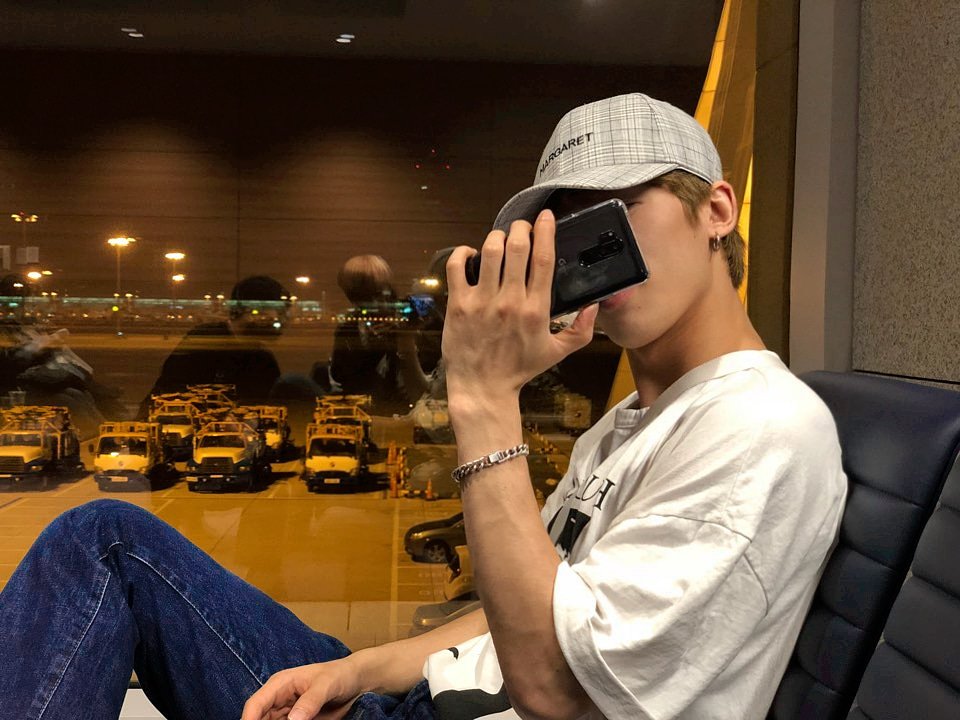 BLANC7_KKID's tweet photo. 내가너를찍어 너가나를찍어 https://t.co/EgoYjPTvZO
