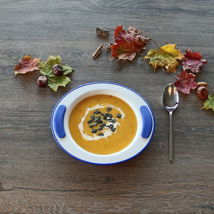 Passend zum #Herbstanfang ist die Kürbissuppen-Saison offiziell eröffnet ;) 
Kennt ihr leckere Rezepte?