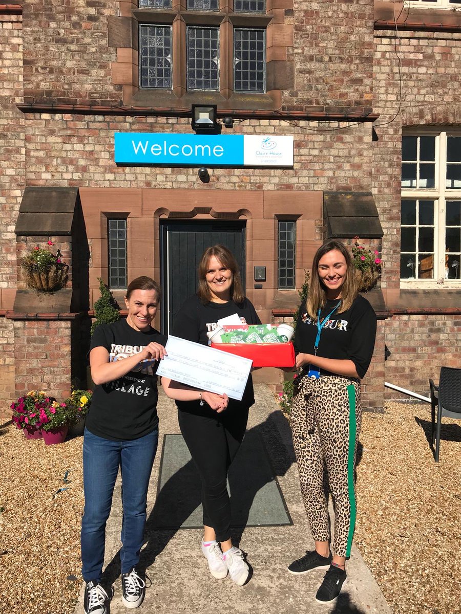 avrilparrCH's tweet photo. Cheers to @Village_Hotels Bromborough for dropping by with some gorgeous treats and having a look around our brand new hospice @ClaireHouse https://t.co/3cyiJDXs5s