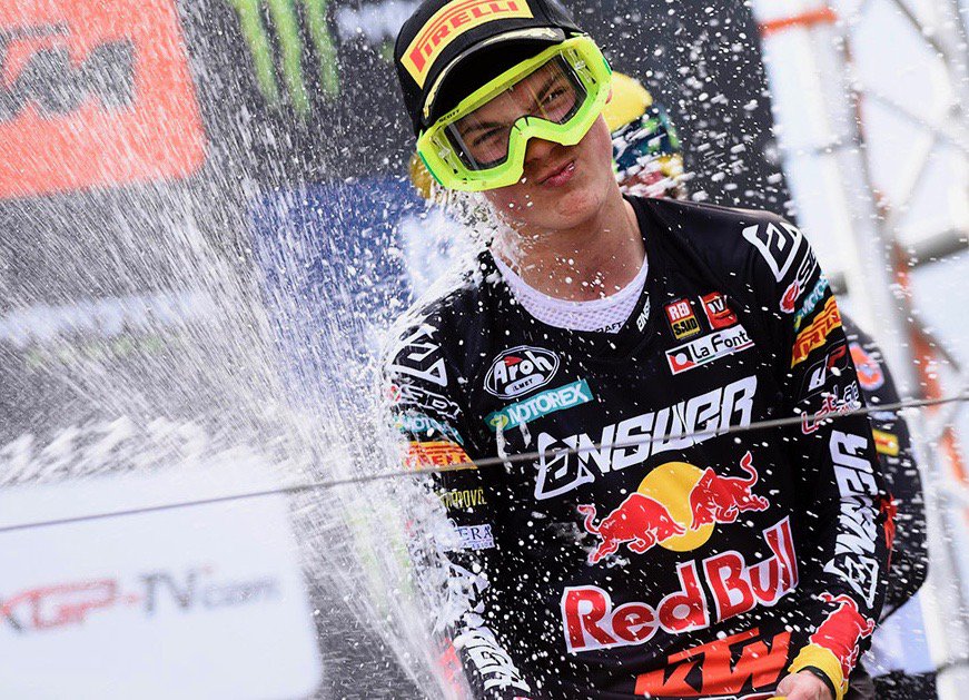 Y el sueño se hizo realidad ¡CAMPEÓN DEL MUNDO! 
And the dream came true: WORLD CHAMPION!