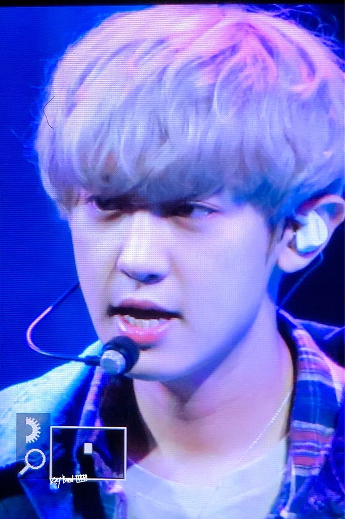 KBoard1127's tweet photo. #Chanyeol #찬열 
180927 Korea Sale Festival  😭😭😭 https://t.co/5vdK1otP0s