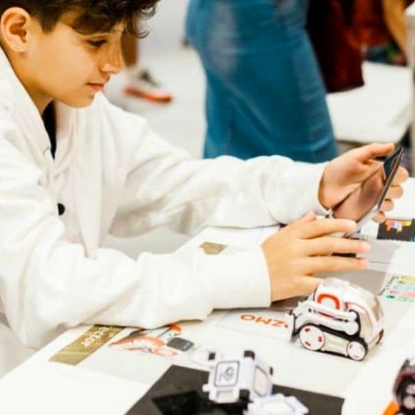 "Everyone should lean how to #code it teaches you how to think" 
New courses starting October 5th, to know more details please call 042868611 / 0501318050 

#coding #programming #science #scientist #space #engineering #kids #activitiesforkids #openday #afterschool #STEM #Robotics