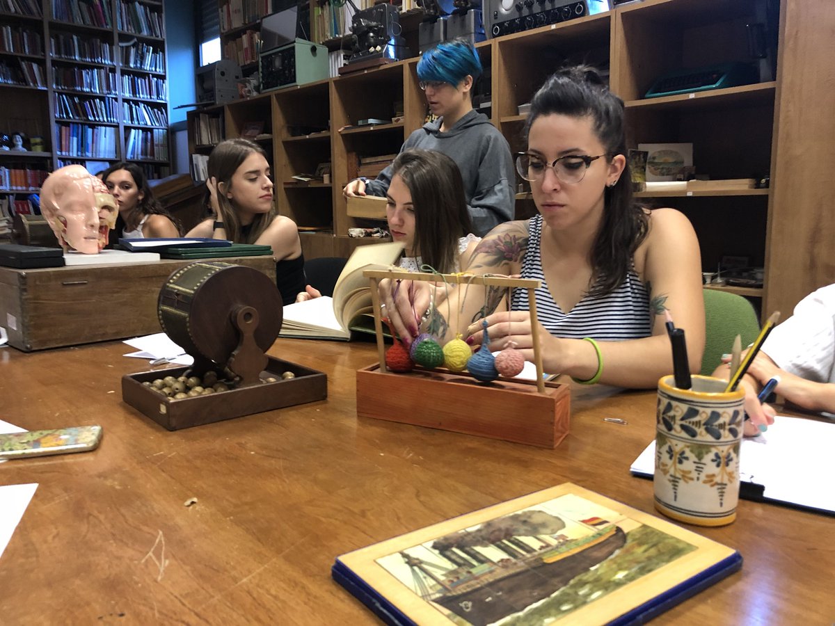 jlparejo's tweet photo. Hoy hemos realizado el 1er Paseo Pedagógico de Didáctica gral. de la @EduUva_Segovia de la @UVa_es en el Museo-Laboratorio de Historia de la Educación @MuseoMBC de la @unicomplutense conociendo autores, manuales y materiales curriculares @medialabceaex https://t.co/yePn8sRMyS