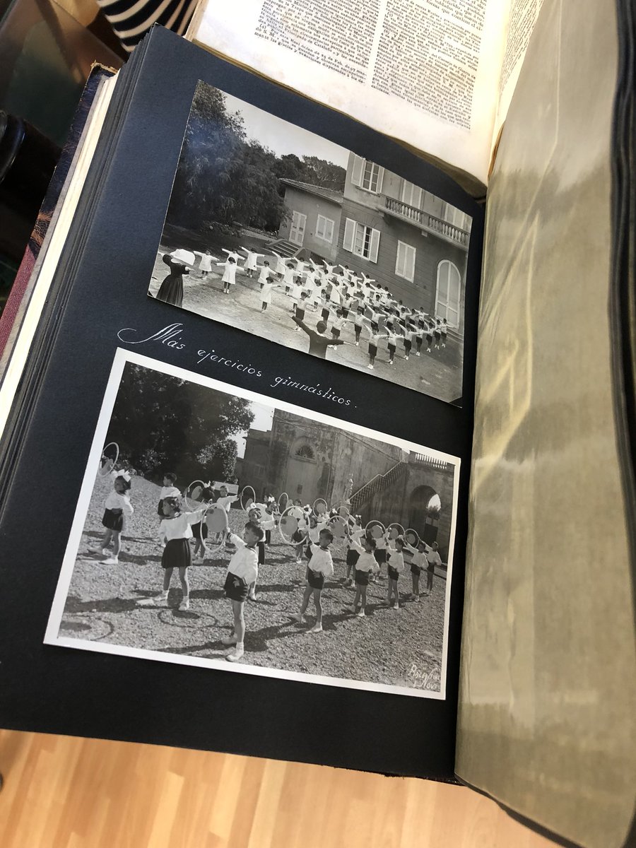 jlparejo's tweet photo. Hoy hemos realizado el 1er Paseo Pedagógico de Didáctica gral. de la @EduUva_Segovia de la @UVa_es en el Museo-Laboratorio de Historia de la Educación @MuseoMBC de la @unicomplutense conociendo autores, manuales y materiales curriculares @medialabceaex https://t.co/yePn8sRMyS