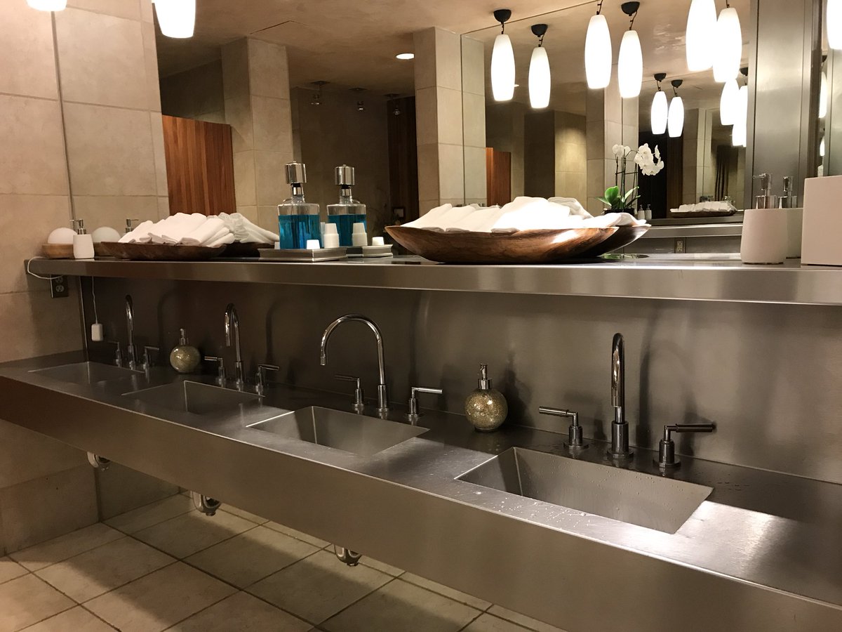 karynlocke's tweet photo. Such a lovely way to spend my last morning @Nemacolin Woodlands Resort and @MATPRA2018 : a visit to Woodlands Spa. If you need me for the next couple of hours, I’ll be zen-ing out. Ahh... #laurelhighlands #matrpa2018 HOSTED https://t.co/ukiSVzVM5a