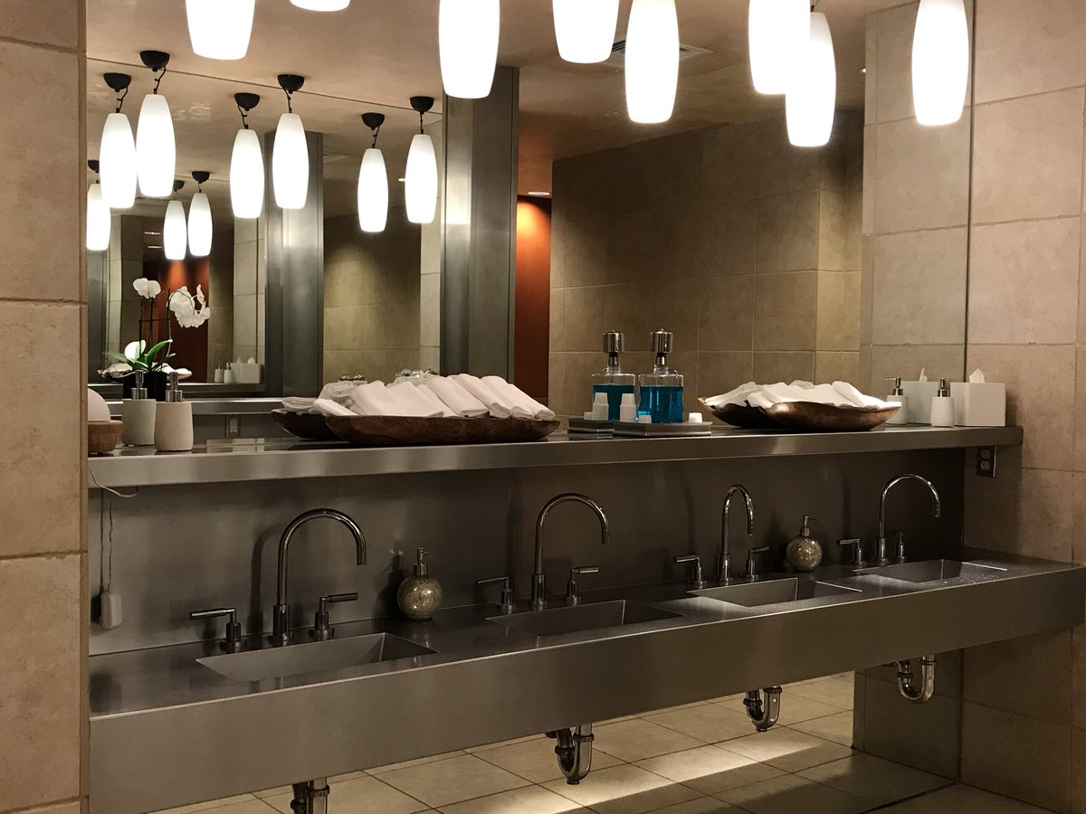 karynlocke's tweet photo. Such a lovely way to spend my last morning @Nemacolin Woodlands Resort and @MATPRA2018 : a visit to Woodlands Spa. If you need me for the next couple of hours, I’ll be zen-ing out. Ahh... #laurelhighlands #matrpa2018 HOSTED https://t.co/ukiSVzVM5a