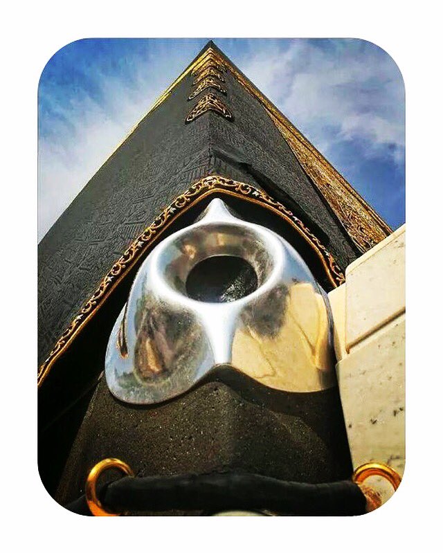 subhanmma's tweet photo. Bheja Hai #Jannat Se Tujh Ko #Khuda Ne,
#Chooma Hai Tujh Ko Mere #Mustafaﷺ❤️Ne.
Aey #Hajr_E_Aswad Tera Muqaddar,
Allah_Hu_Akber #Allah_Hu_Akber...
#SubhanAllah https://t.co/p575MMZEDV