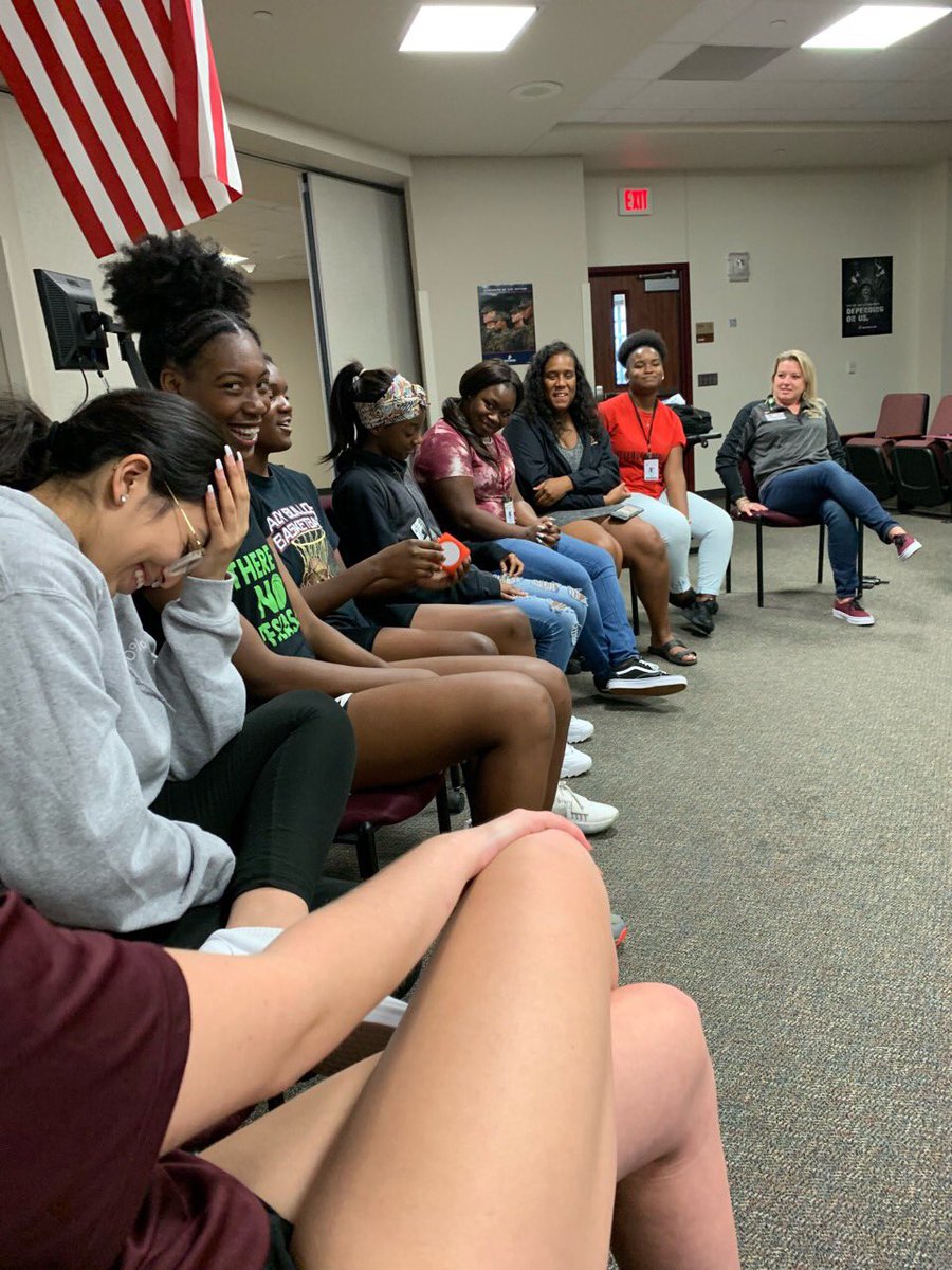 schs_sos's tweet photo. Yesterday’s meeting went AMAZING!! Teaching each other on restorative justice and getting to see new faces at every meeting @HumbleISD_SCHS #restorativejustice #schsSOS https://t.co/NbC63m53V9