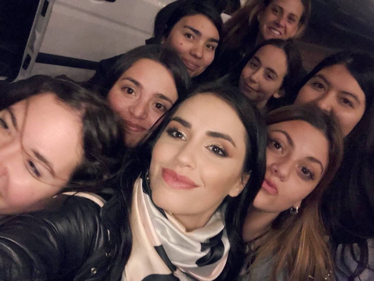 _loving_Asblack's tweet photo. AYER DÍA LLENITO DE TI @laliespos 😍❤ Gracias por todooo....Te Amo infinitamente!!!🇨🇱 #LaliEnChile #BravaEnChile https://t.co/MOFu3D7A92