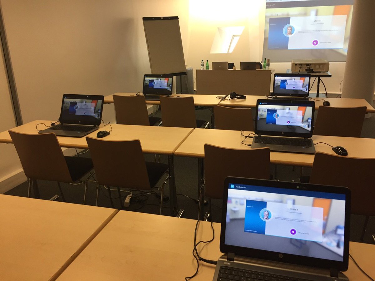 SimforHealth's tweet photo. #SFAR2018| Début du premier atelier⚕️ Vivez une consultation d'anesthésie en simulation numérique et faites le suivi pas à pas de votre patient, accédez à son dossier médical, et examinez le. Il reste quelques places pour les ateliers de demain! https://t.co/PtixvSfoqq #Esante https://t.co/siyCmcQTFW