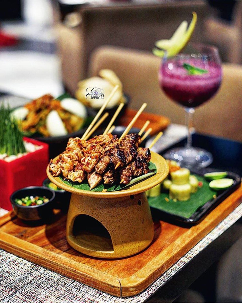 Pullman_Jkt_CP's tweet image. We bring you the best of #localtaste every Friday at Collage All Day Dining. 

For reservation, dial to 021-2920 7777.

📸 @eloviie.id 
#SavourAccorHotels