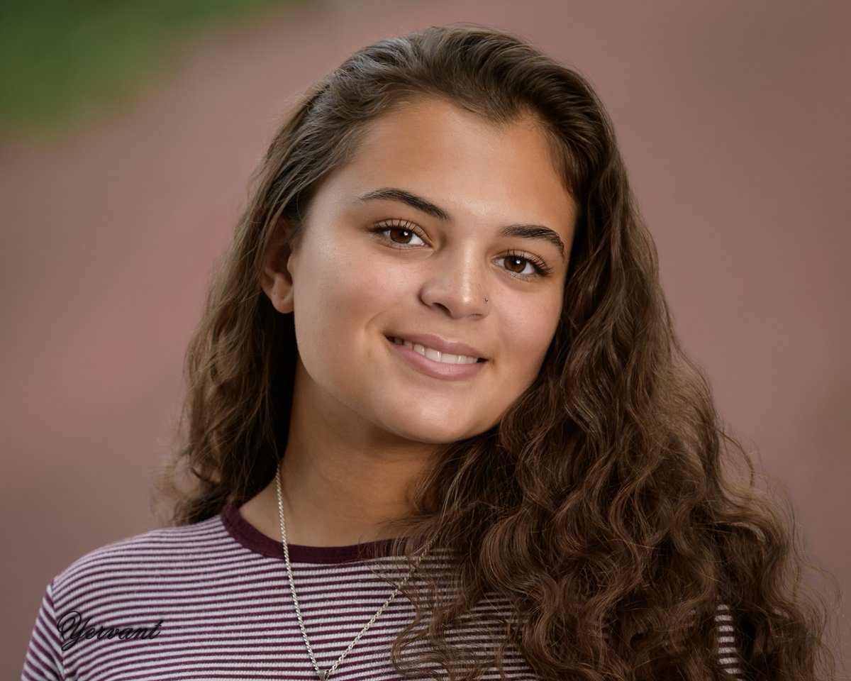 #highschool #seniorportraits #seniorphotographer #digitalphotographer #photography #nikonphotography #NikonD850 #Tamronlenses #reflectorphotography