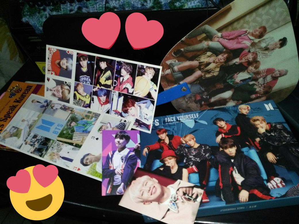 chokumii's tweet photo. Thank you @LilaPhilippines na received ko na po yung gift nyo 😍
Maagang birthday present to.
 I love it 😊😍

FACE YOURSELF (album)
Namjoonie &amp; hoseokie (PC)
Ot7 (postcards)
 Fan 

Thank you thank you thank you thank you so much 💜💜💜 https://t.co/aUNIjsAar1