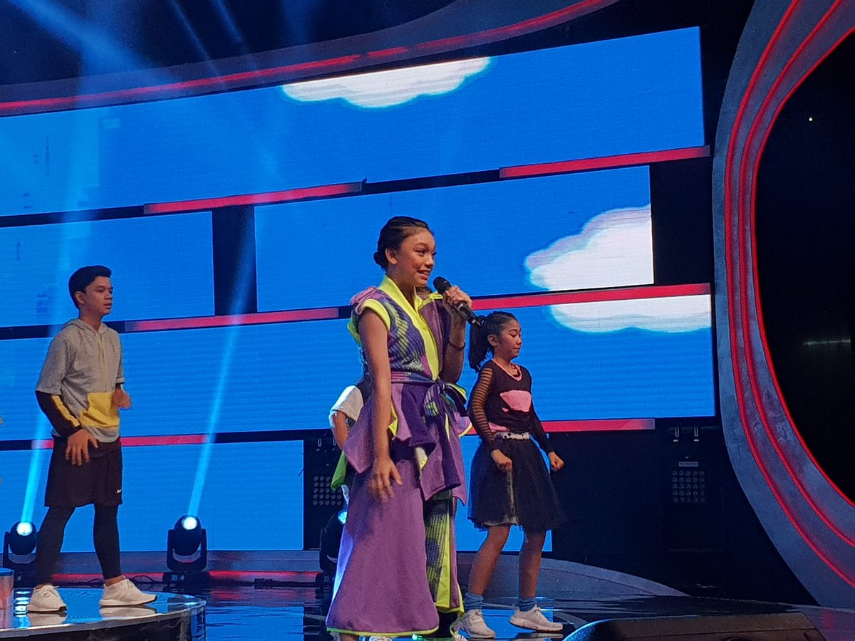 TRANSTV_CORP's tweet photo. Mana penggemarnya Naura? π #HUTInsert15 https://t.co/Q6o1mbTc3j
