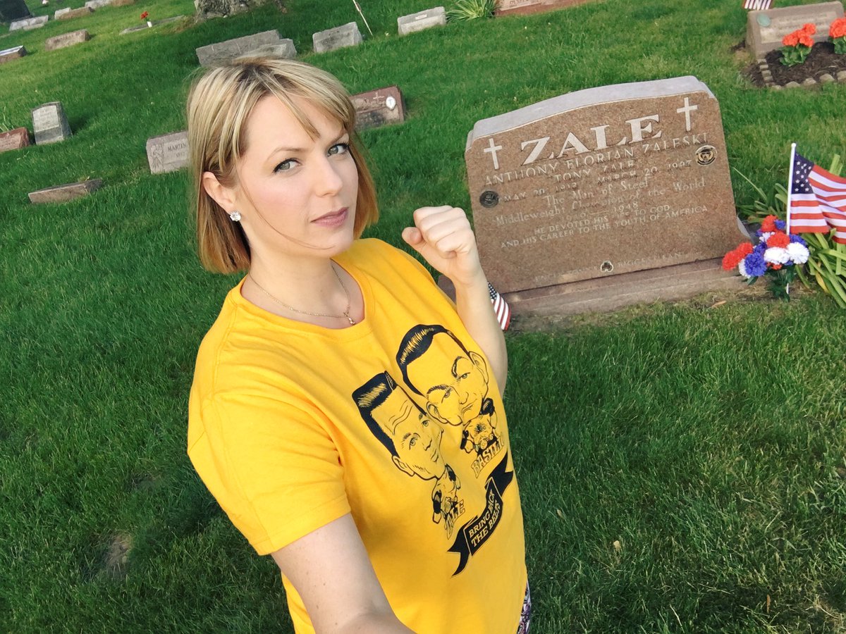 CraigHoukBoxing's tweet image. Ted Zale wrote the book Man of Steel Gary Indiana Boxing legends lives on @BoxerZale  @TodaysBoxingNws  @WorldBoxingNews  @boxingnews24  @BoxingNewsED  @SIHeatAcesAAU  @GCHSPirates  @boxnewsuk  @_AfterTheBell_  @ringmagazine  @Boxing_Bible_  @FightBible .