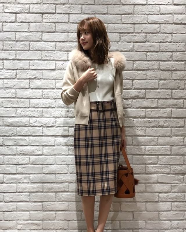 Arpege_story's tweet photo. light outer☺︎
JUSGLITTY
FOXファー付ニットパーカー
定価 28,080円(税込)
JUSGLITTY
ボタニータータンチェックタイトスカート
定価 19,440円(税込)
#lightouter
#newarrival
#JUSGLITTY
#Arpegestory
#ニットパーカー https://t.co/DL339sPCUI https://t.co/e95xjLQ1sm
