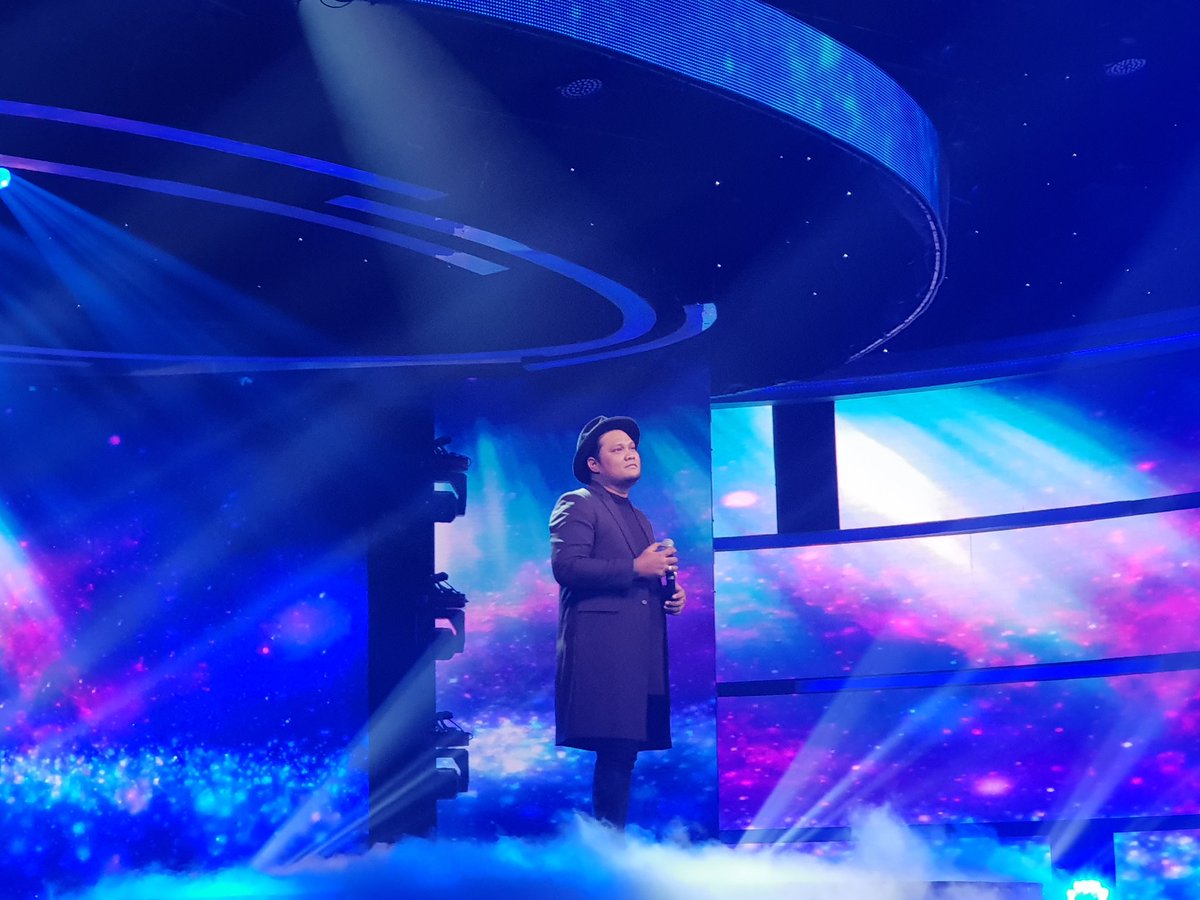 TRANSTV_CORP's tweet photo. Virgoun mempersembahkan lagu untuk Denada, sebagai Ibu Terhebat #HUTInsert15 https://t.co/1GkKEiYFM6