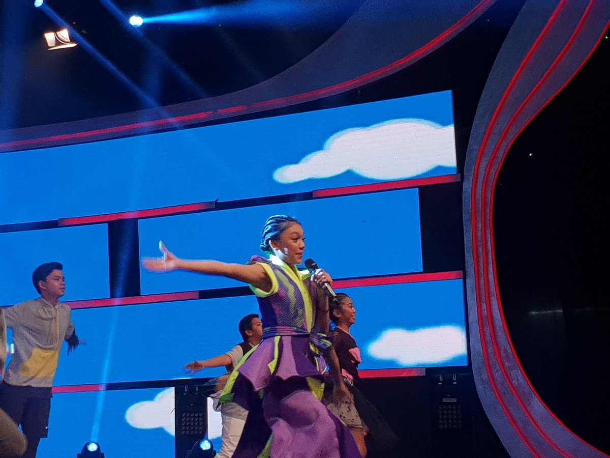 TRANSTV_CORP's tweet photo. Mana penggemarnya Naura? π #HUTInsert15 https://t.co/Q6o1mbTc3j