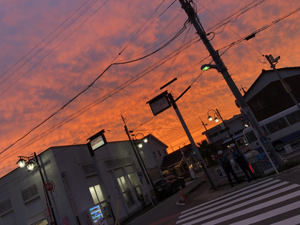 3ka_RJ's tweet photo. そういえば昨日空綺麗だった^ ^ https://t.co/KaqINFrPp2