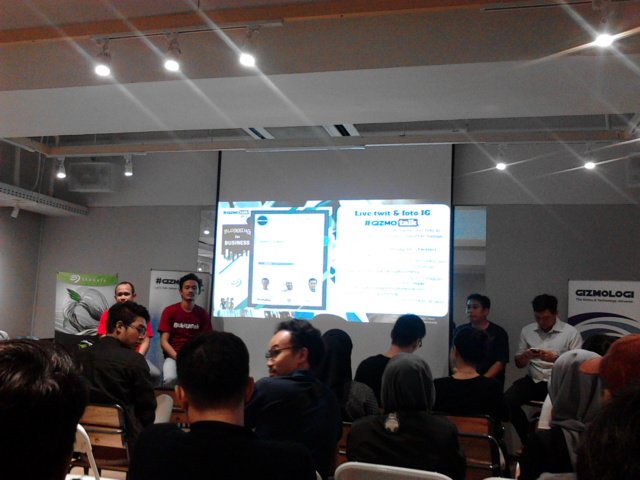 yogisetia_one's tweet image. Sekarang sesi tanya jawab nih. 
#Gizmotalk #BlogBusiness