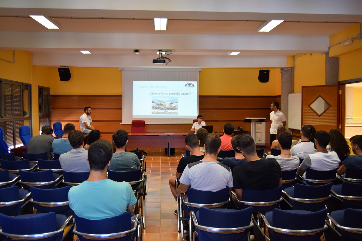 FSULL_team's tweet photo. Y con estas imágnes terminamos la charla de hoy en busca de nuevos integrantes para el equipo. ¡Muchas gracias a todos por asistir! ¡Nos vemos pronto!

#fsae #FSULL #fstudent #ull #ingeniería https://t.co/dzFQ9bb5kh