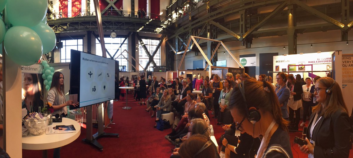 finanzheldinnen's tweet photo. #meetupmode in Essen 🎉 #BRIsymp #BRIacademy #finanzheldinnen https://t.co/SOZCUJvHtF