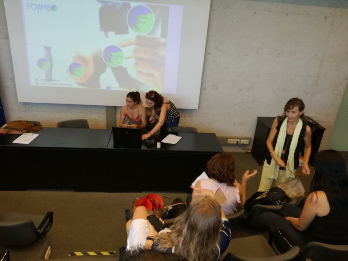 marenlasnubes's tweet photo. Mil gracias @mariacalvobrio por acompañarnos en nuestro ensayo general dando los últimos retoques a nuestros bonitos proyectos @eoi @infoRMurcia @Coworking_CT3 #cuentaatras #atriunfar #acompañandohistorias https://t.co/QTU9TF1ZxY