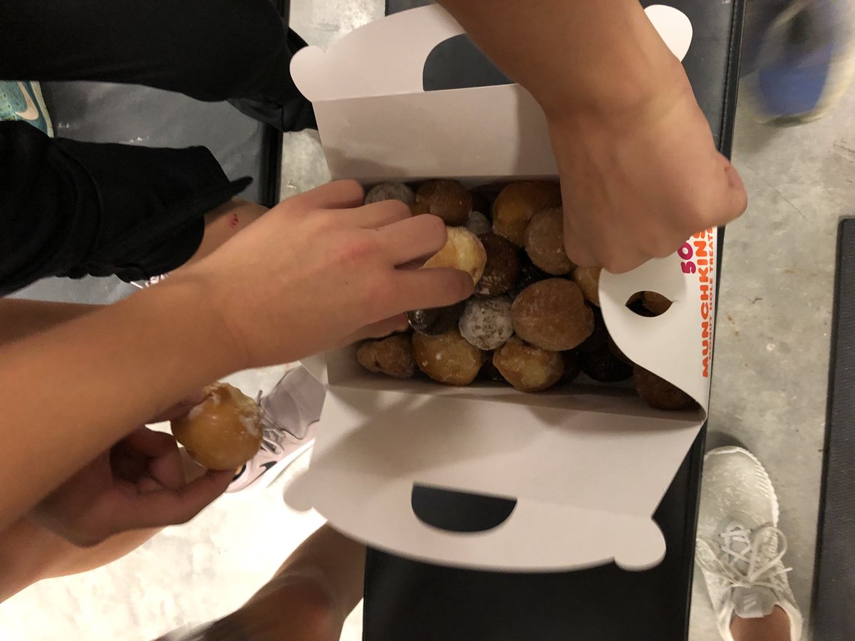 itsmeBryan_C's tweet photo. #doughnutsanddeadlifts today at morning weights! #ncjhknights #getbettertoday @Mister_Pauley https://t.co/iG2hIaW68c
