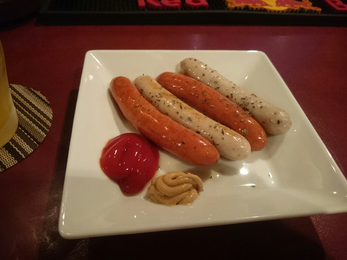 ポメラニアンに見えないポン太 Nayu 三木市 志染 Bar ケンタッキュー おしゃれキャットの裏ぐらい ネイルサロンの隣で 看板無し 時 19時 深夜 おしゃれキャットの志染本店めっちゃ広いね