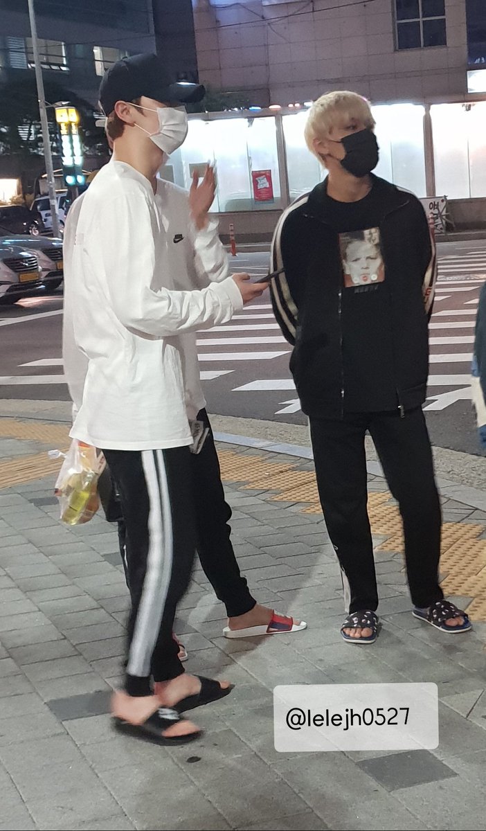 레레 tweet media