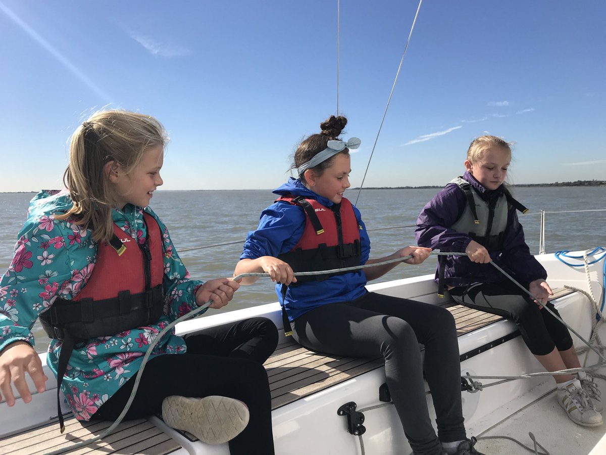 HamfordPrimary's tweet photo. Messing about on the river! Rib “man-over-board” practice and Drakkar sailing. 😁😁#peaceful #morewindplease #teambuilding https://t.co/k4rS0VTzfg