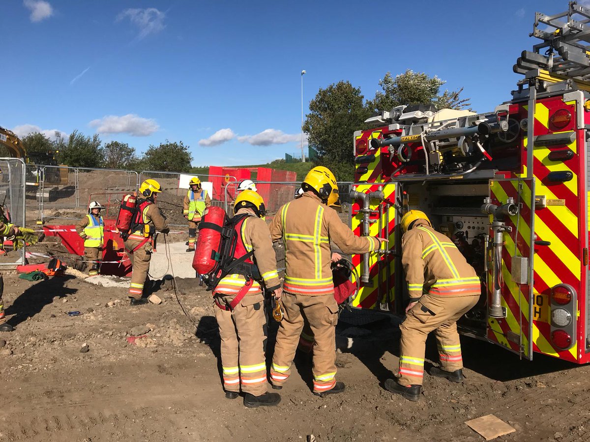 Tyne_Wear_FRS's tweet photo. We're at a training exercise today in #Gateshead. We've been supported by @esh_group. The scenario is a casualty trapped in a sewer. This helps us test our confined space procedures, BA and Rope Rescue. #PrepareForEverything https://t.co/QFRAer6xkC