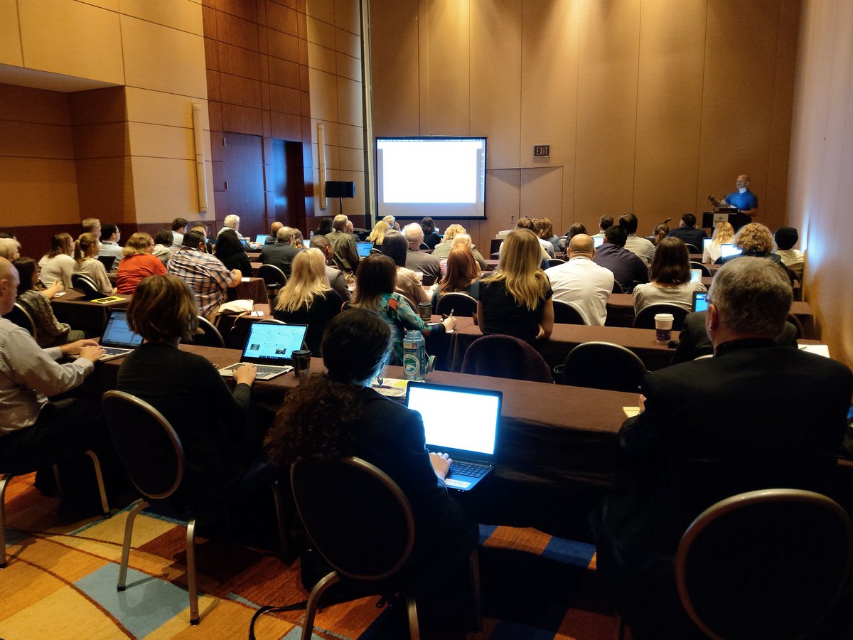 NancyLauer's tweet photo. Google News initiative is popular this morning. Lots of helpful tips for journalists. #SPJ #EIJ18. https://t.co/ThbWcrGMAi