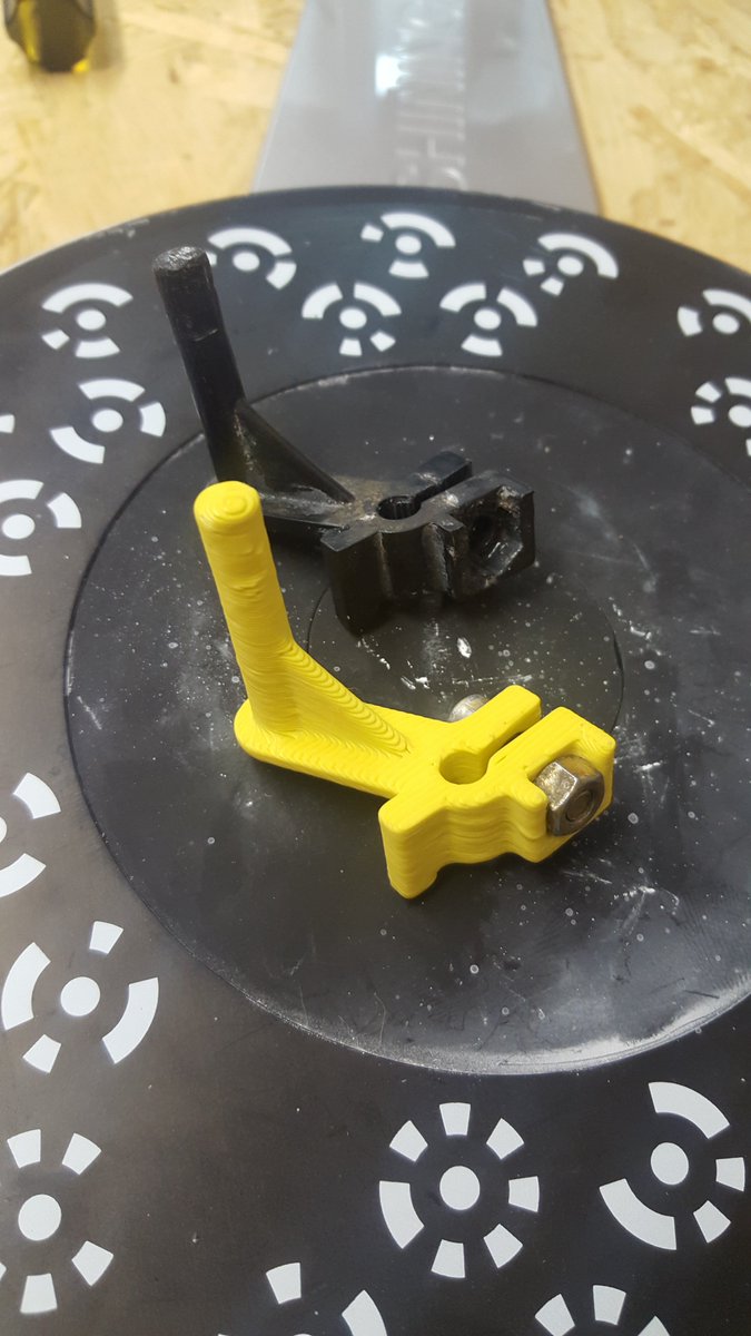 mateoviska's tweet photo. Umnožavanje stvari "kod kuće" sve nam je bliže, čemu svjedoči primjer dijela vanbrodskog motora koji je umnožen u svega nekoliko sati!

#3Dprinting #3dscanner https://t.co/KnqSDXX3Eo