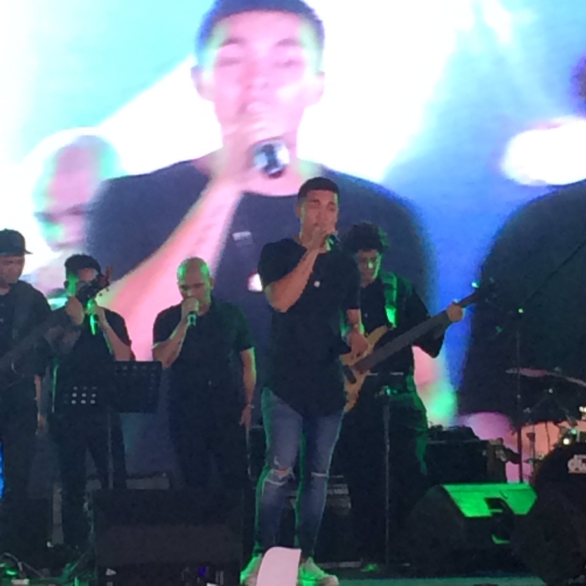 AlexanderCuties's tweet photo. @alexandermcdizz  singing Dulo. https://t.co/MM9QO9Jn5w