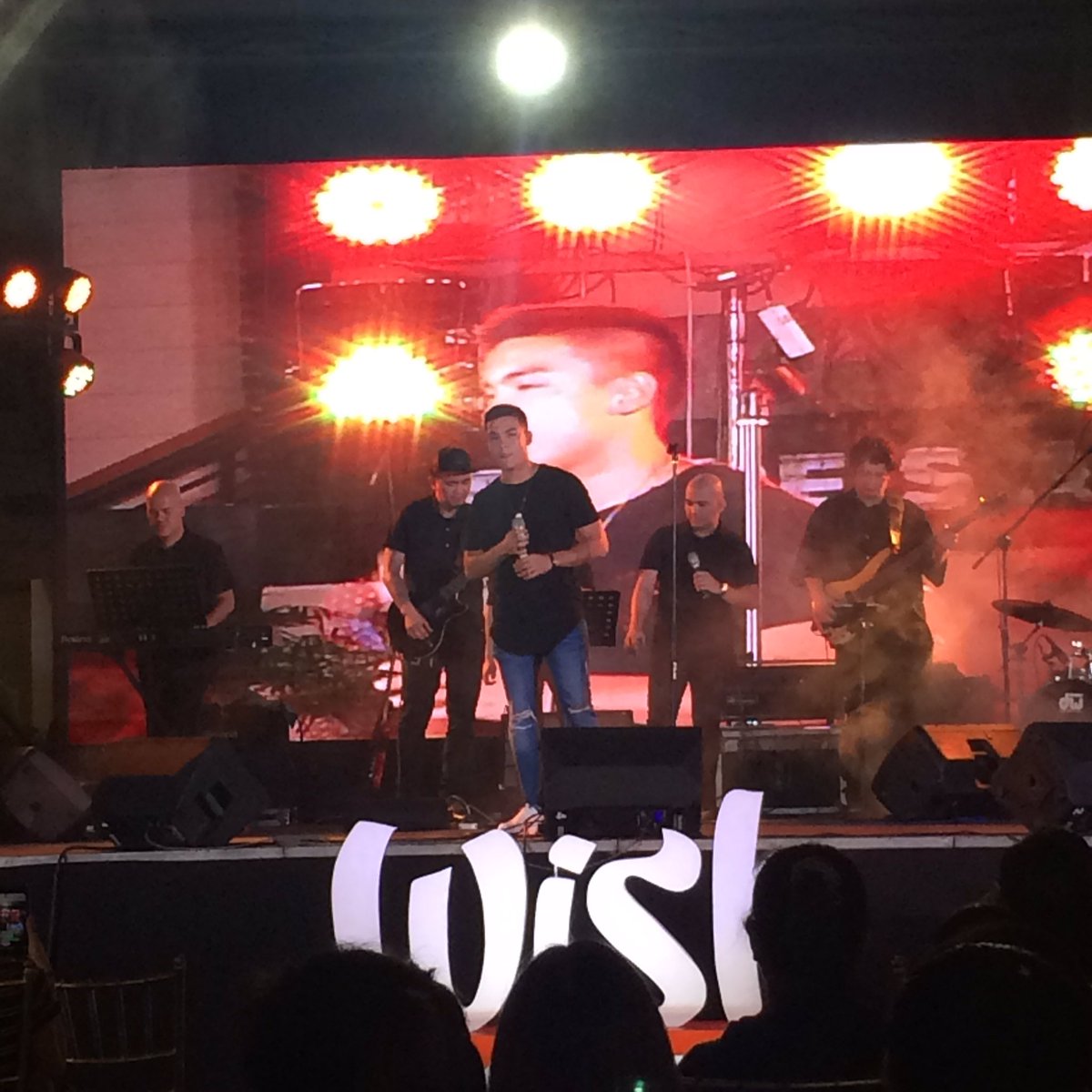 AlexanderCuties's tweet photo. @alexandermcdizz  singing Dulo. https://t.co/MM9QO9Jn5w