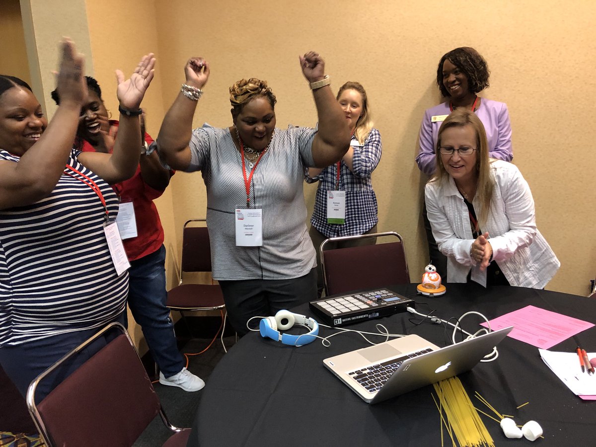 AfterschoolGa's tweet photo. Through workshops from @ARTportunity Knocks and @VOXROXATL at #GeorgiaASYD, participants are examining new ways to engage with #STEAM and Self-Expression in #afterschool. https://t.co/IFXDicNHaJ