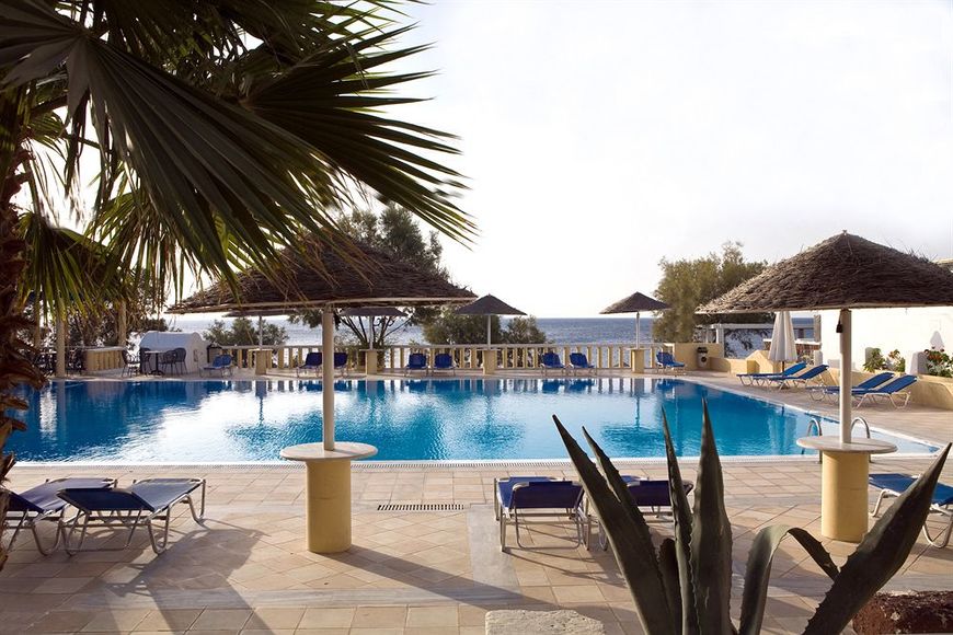 ContinentalTrv's tweet photo. The relaxing views at the Kamari Beach Hotel, Santorini.

#Travel https://t.co/U7tz6T2J0V