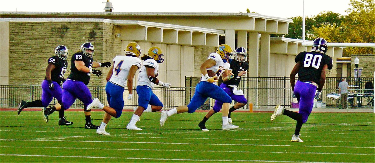 Pats_1990's tweet photo. Pics from @BuilderFootball vs Bethany 2018. the #JINXISON ... #BuilderFootball #18uildergang #18uilders #gobuilders #BuilderFootballFan https://t.co/9XL7hajmhz