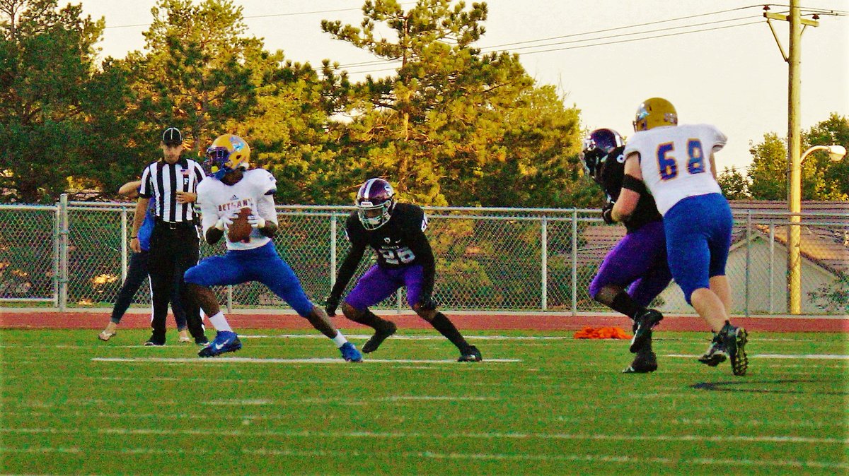Pats_1990's tweet photo. Pics from @BuilderFootball vs Bethany 2018. the #JINXISON ... #BuilderFootball #18uildergang #18uilders #gobuilders #BuilderFootballFan https://t.co/9XL7hajmhz