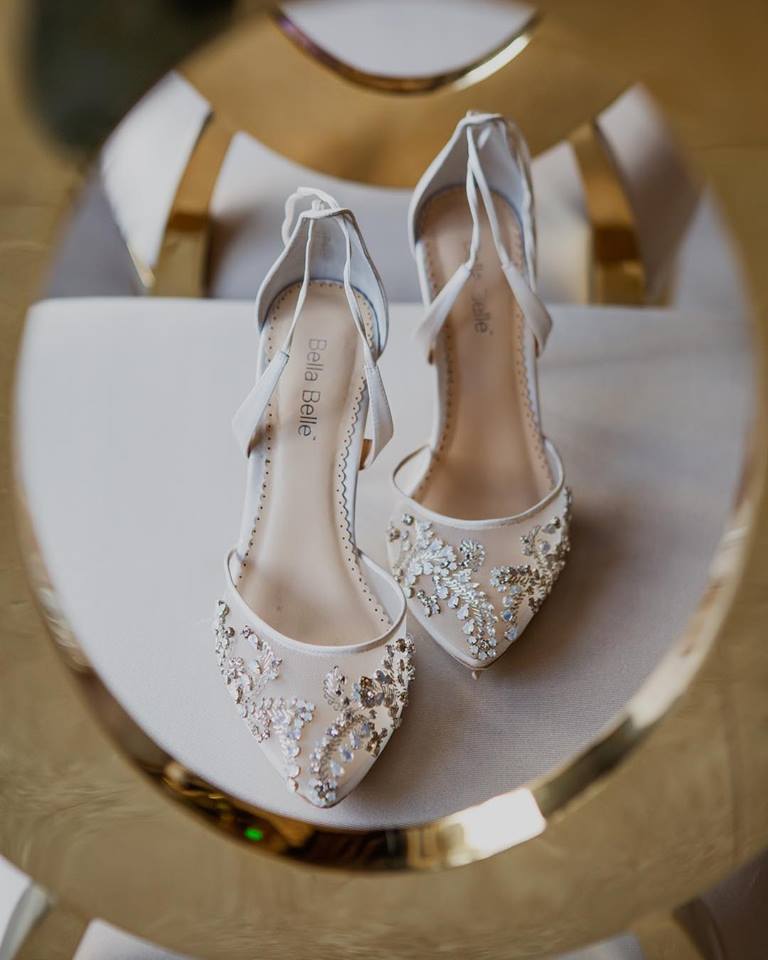 InsideWeddings's tweet image. Embroidered beauties! @AndreaEppolito (Adam Frazier Photographer) #weddingshoes