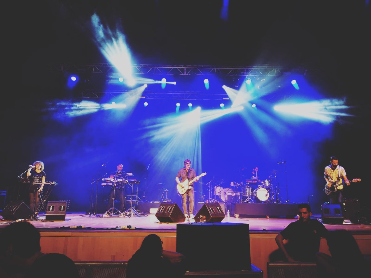VanityVandals's tweet photo. Gracias Incondicionales por acompañarnos anoche y a los fans de @dorian_oficial que le hicimos más amena la espera. https://t.co/MXGP35NPW7